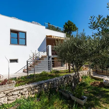 Stunning In Omis With Kitchen * Marusici (Split-Dalmatia)