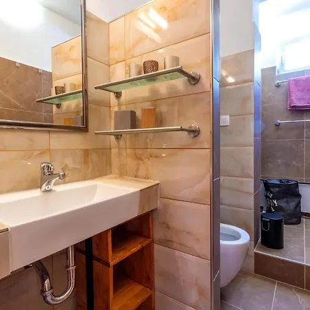 Beautiful In Omis With Wifi Casa vacanze Marusici (Split-Dalmatia)