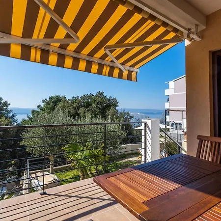 Stunning In Omis With Kitchen *